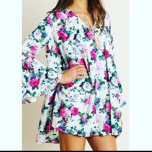 Make an offer Umgee Bell Sleeve Dress